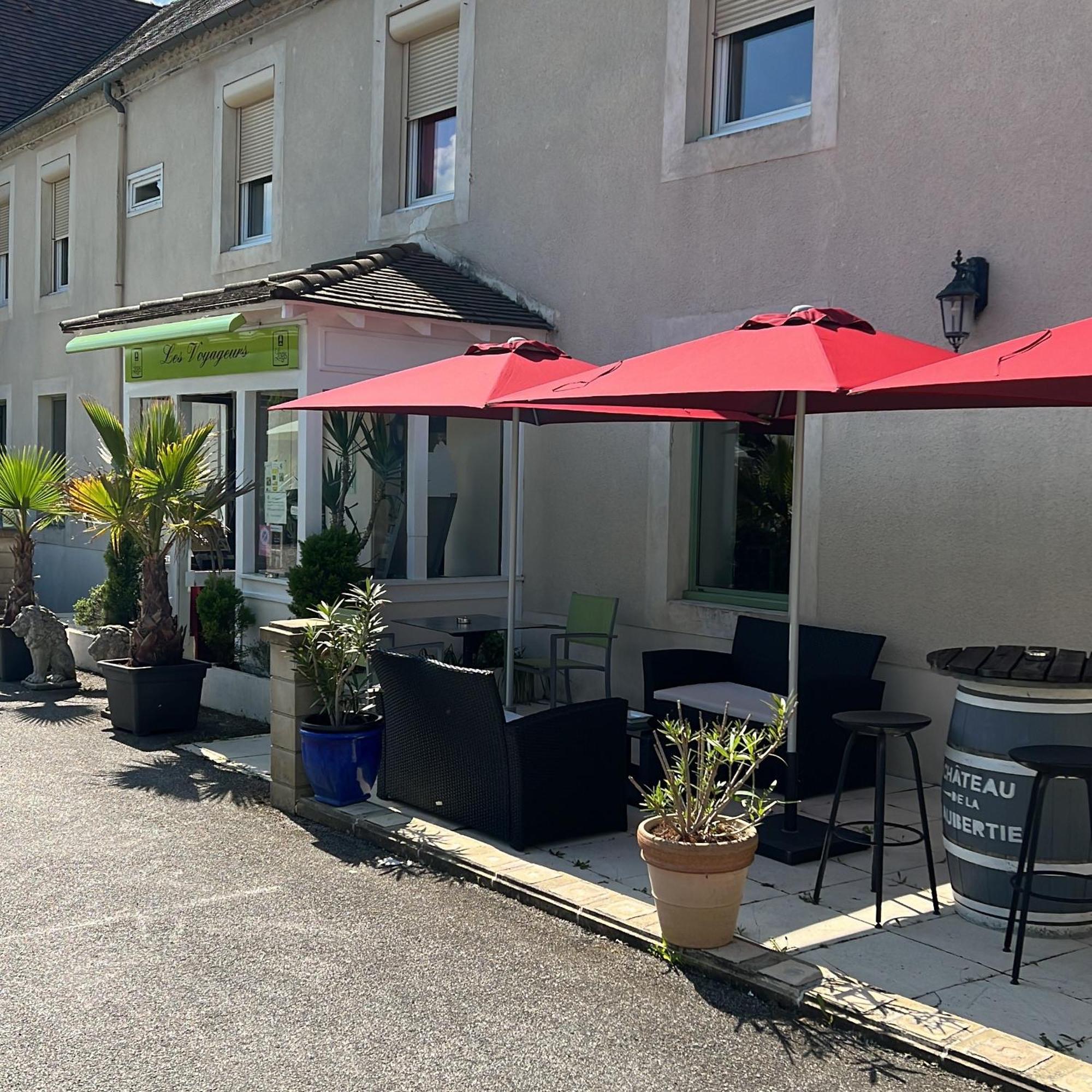 Logis Hotel-Restaurant Les Voyageurs La Coquille Eksteriør bilde