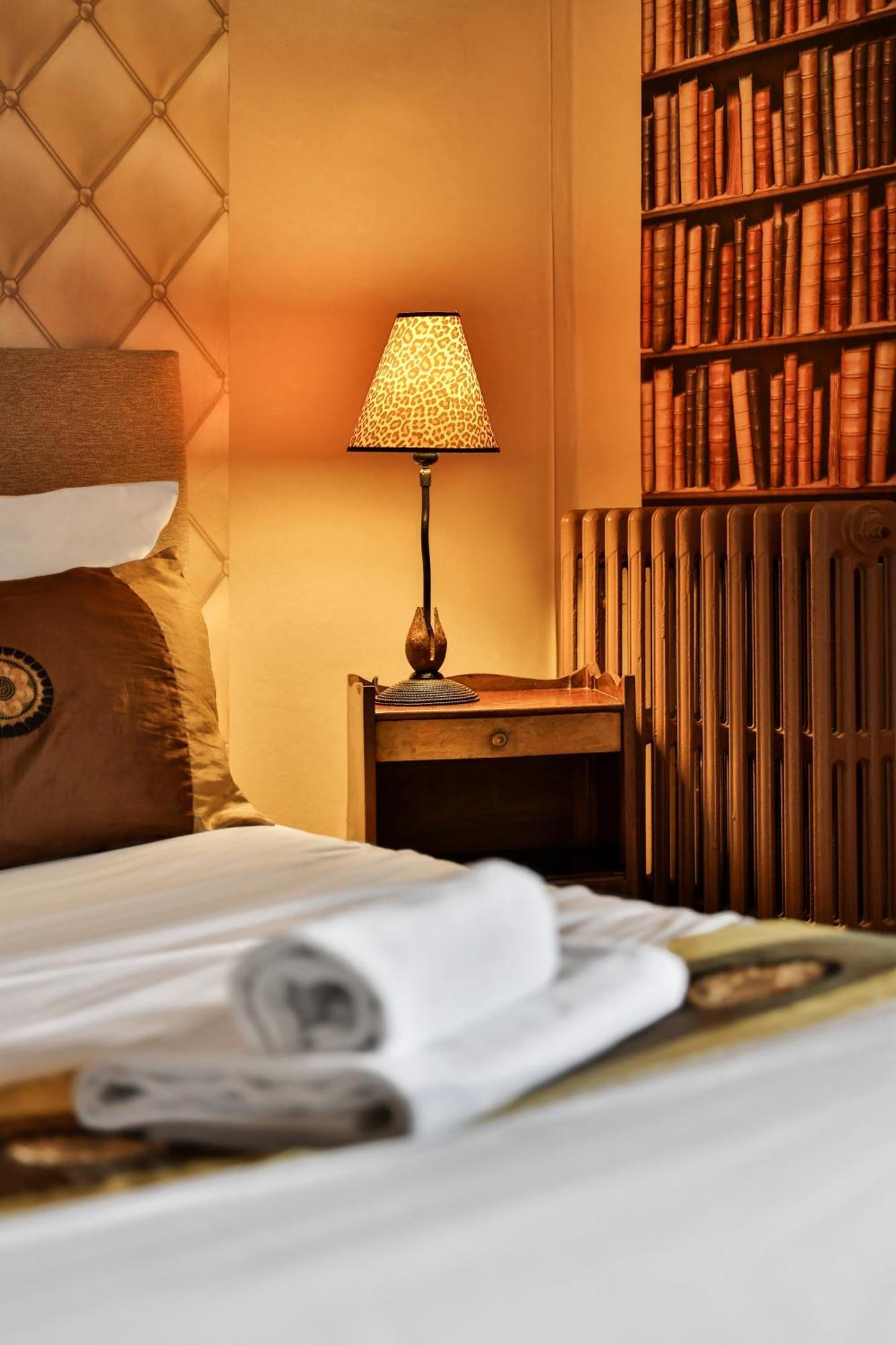Logis Hotel-Restaurant Les Voyageurs La Coquille Eksteriør bilde