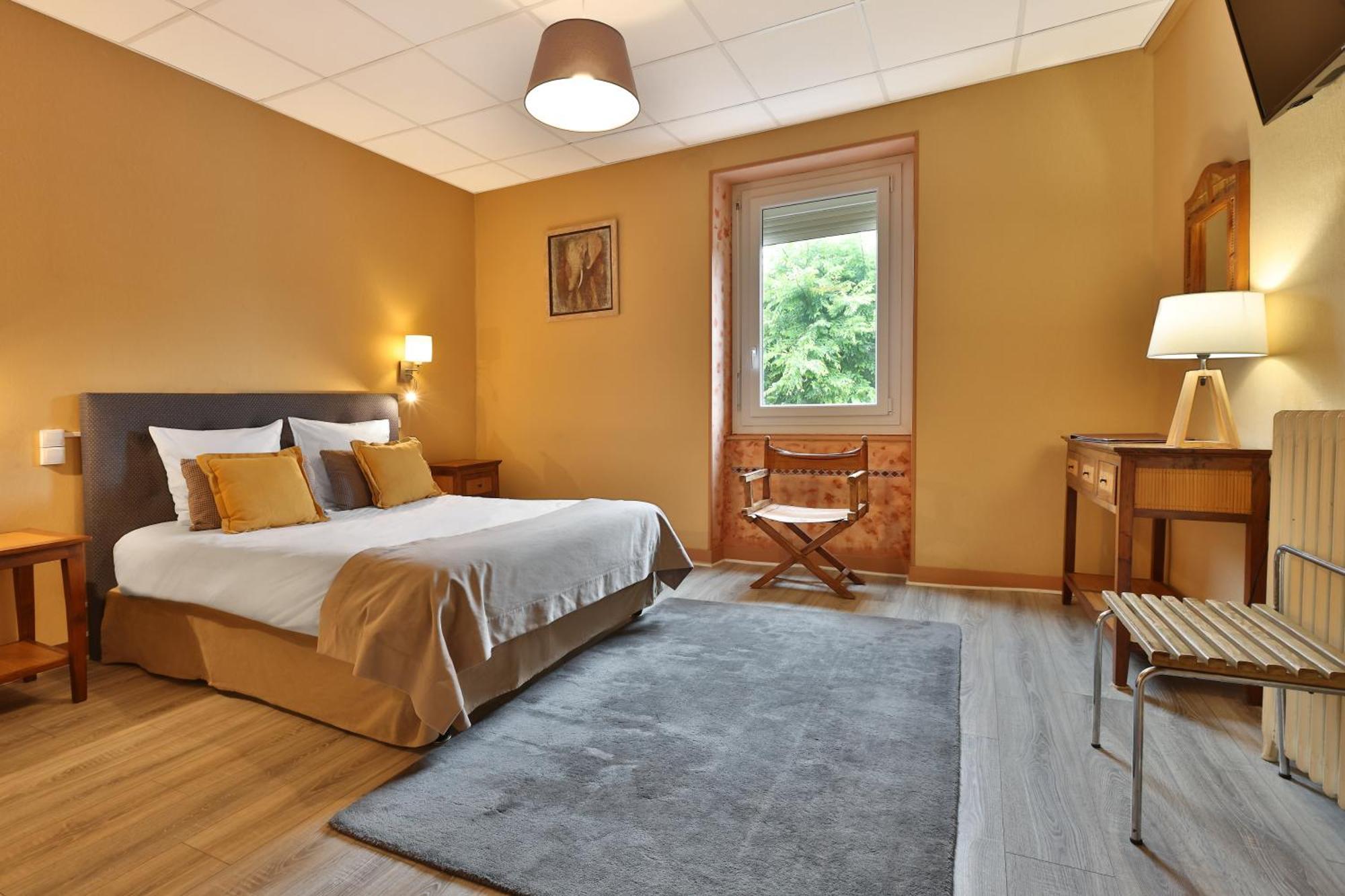 Logis Hotel-Restaurant Les Voyageurs La Coquille Eksteriør bilde